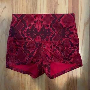 RED SNAKESKIN LULULEMON SPANDEX